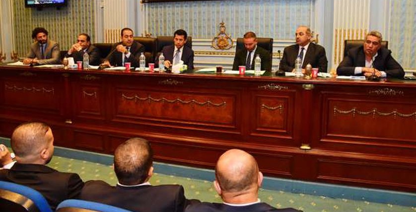 “رياضة النواب” تثبت إهدار مال عام بقيمة 200 مليون جنيه على اتحاد كرة القدم