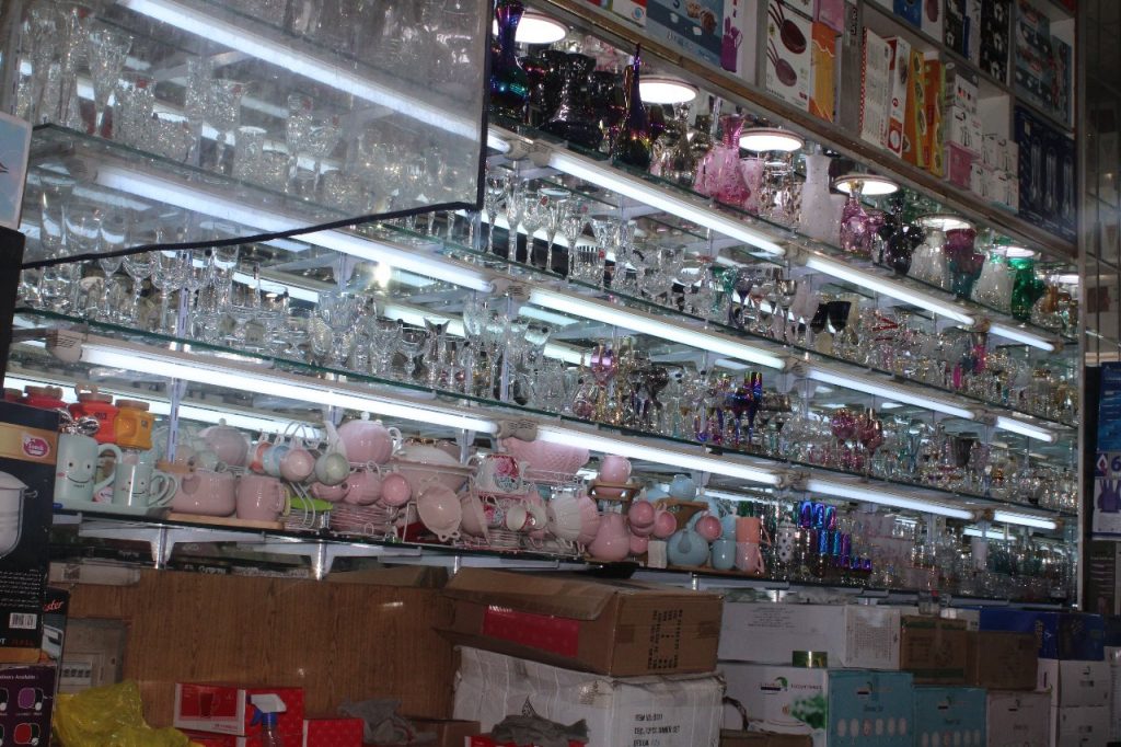 تجهيزات العرائس ؛ الأدوات المنزلية