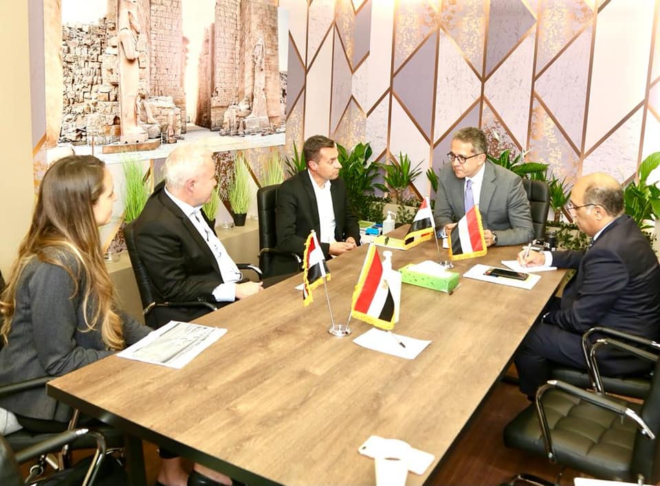 "وزير السياحة" يعقد لقاءات مع كبرى منظمى الرحلات وشركات الطيران بالسوق الإنجليزية