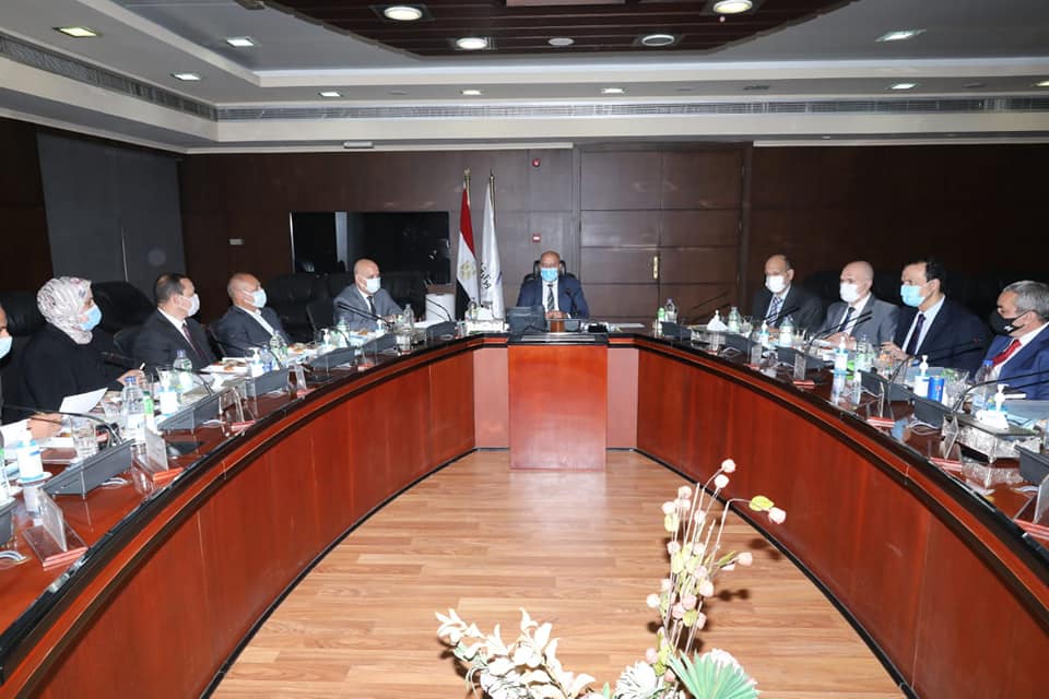 "النقل": تأسيس شركة بالتعاون مع "مواصلات مصر" لإدارة منظومة النقل الداخلى الذكى بالعاصمة الإدارية