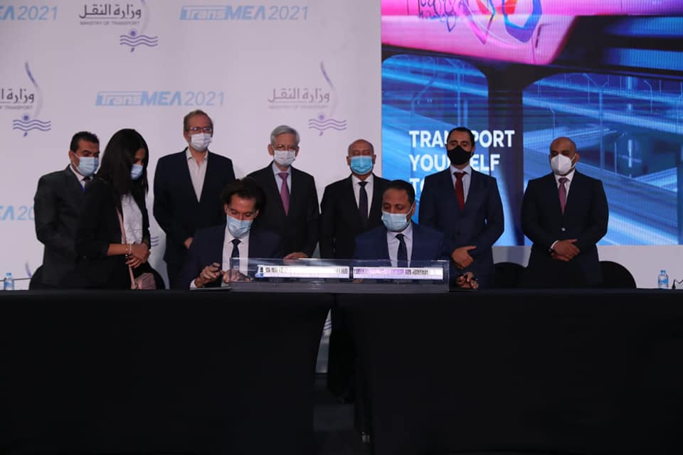 "النقل" توقع 13 اتفاقية بمجال السكك الحديدية ومترو الأنفاق والجر الكهربائى مع كبرى الشركات العالمية
