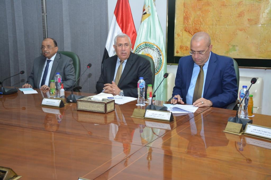 الحكومة تتابع تنفيذ التوجيهات الرئاسية لإزالة التعديات على الأراضى الزراعية