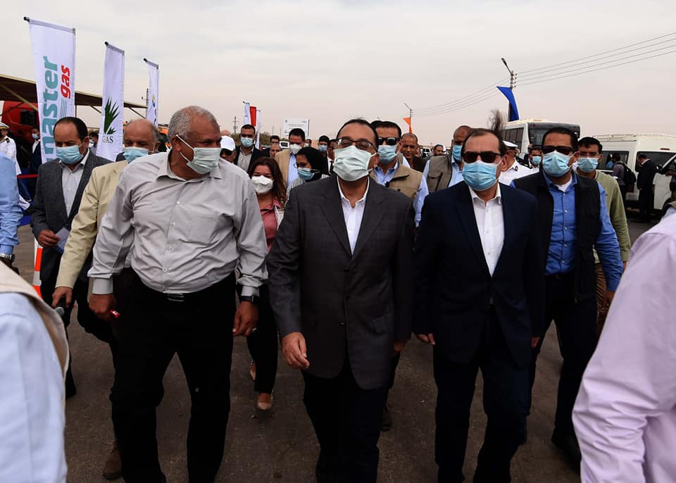 رئيس الوزراء: خطة للتوسع فى المشروع القومى لتوصيل الغاز الطبيعى للمنازل