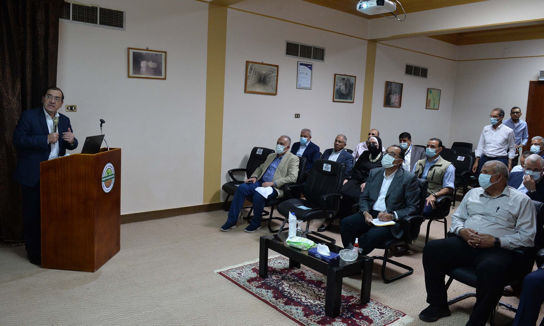 رئيس الوزراء يتفقد مشروع فوسفات مصر بـ “أبو طرطور”