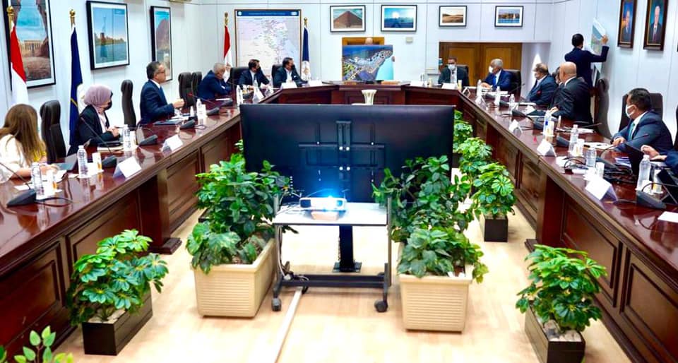 "العنانى" و"الجزار" يبحثان فرص الاستثمار السياحى لخلق مقاصد جديدة