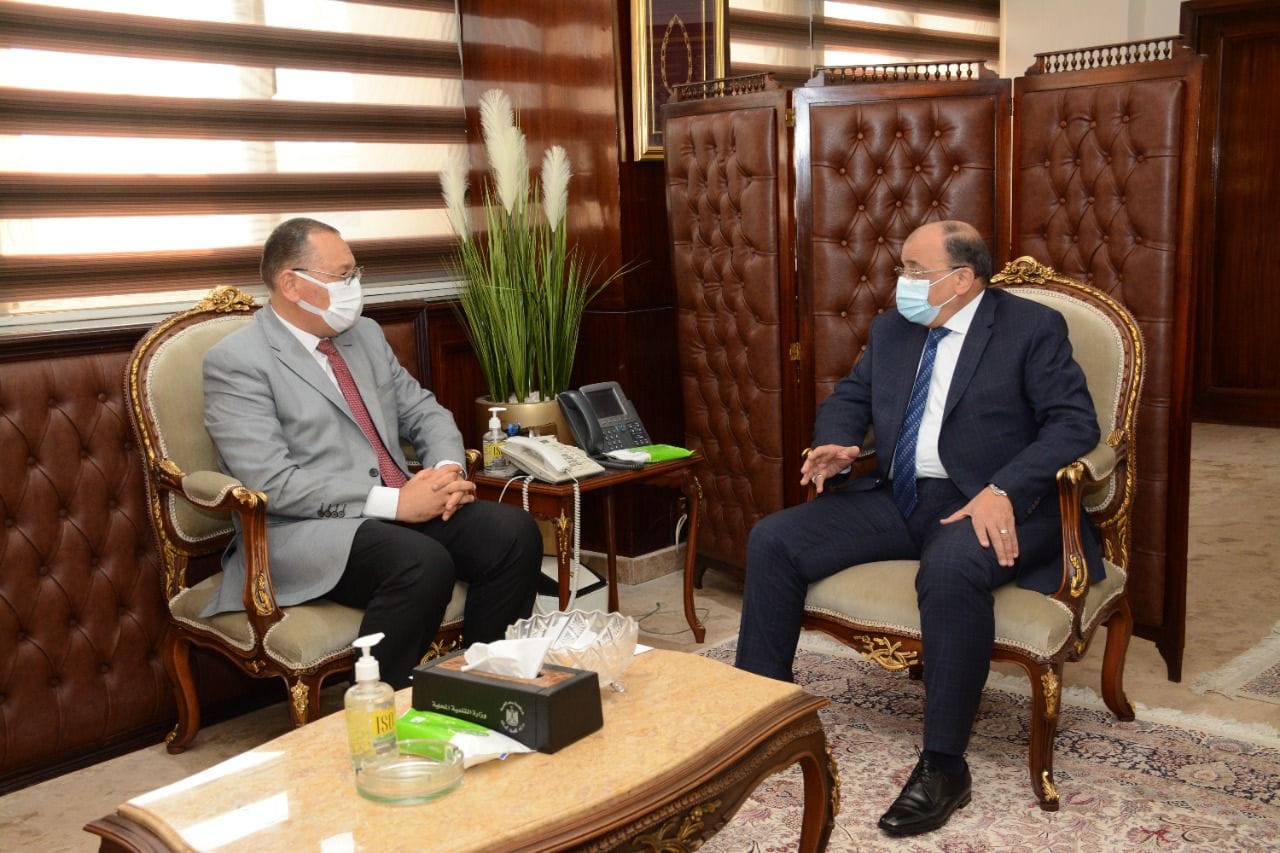 وزير التنمية المحلية يتابع مع محافظ الشرقية معدلات تنفيذ مشروعات “حياة كريمة”