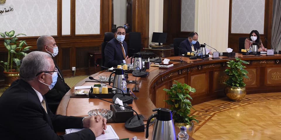 رئيس الوزراء: توجيهات رئاسية بتوفير الآليات اللازمة للتحول نحو اتباع أساليب الرى الحديث