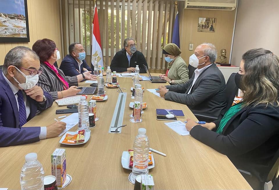 وزير السياحة والآثار يبحث إجراءات تنفيذ مشروع تطوير منطقة حفائر الفسطاط