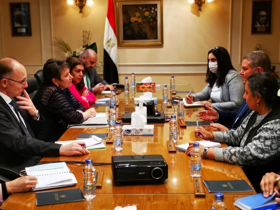 وزير قطاع الأعمال يبحث مع وزيرة الاقتصاد البلغارية فرص تعزيز التعاون المشترك