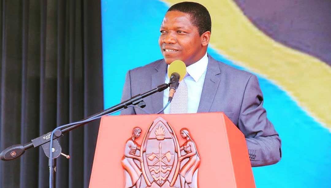 جيفرى مومباى وزير الاستثمار التنزانى