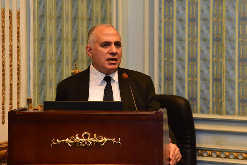 وزير الرى: التوسع بمشروعات إعادة استخدام مياه الصرف الزراعى.. وتشغيل الآبار بالطاقة الشمسية