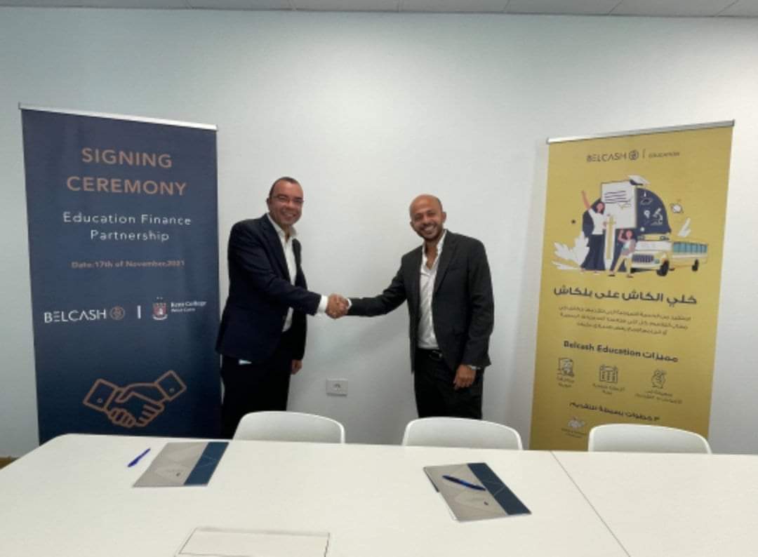 “بل كاش” توقع اتفاق شراكة مع مدرسة “كينت كولدج” لتمويل الرسوم الدراسية