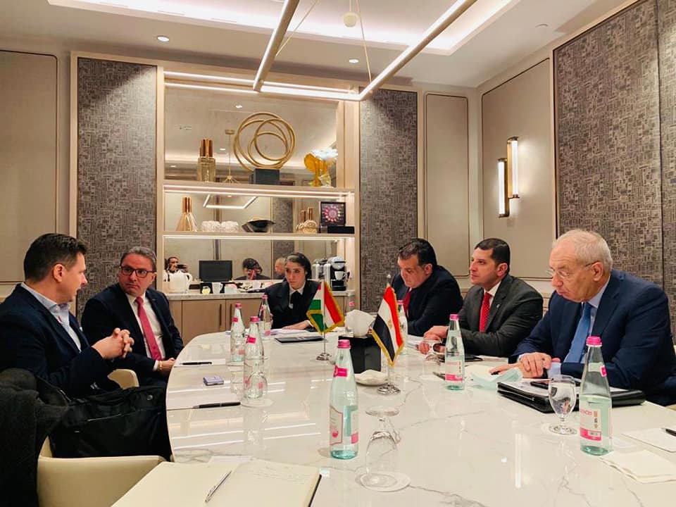 "الاستثمار" تبحث مع كبرى الشركات المجرية تنفيذ استثمارات جديدة فى مصر