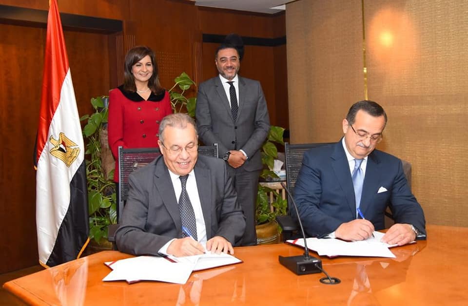 مذكرة تفاهم بين "الهجرة" و""فودافون مصر للتنمية" لدعم مبادرة "اتكلم عربى"