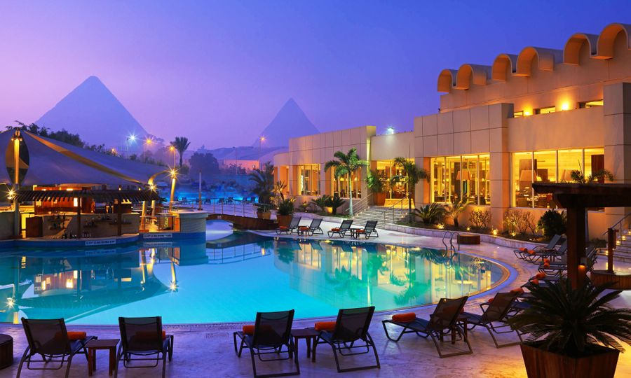 الشمس بيراميدز