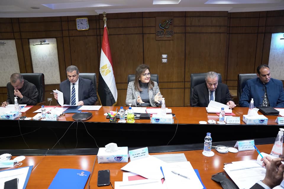 بدءًا من يناير.. 2400 جنيه الحد الأدنى لأجور القطاع الخاص