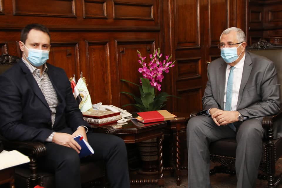 وزير الزراعة يبحث مع نظيره اللبنانى تسهيل إجراءات تبادل السلع بين البلدين