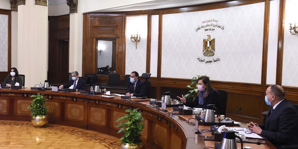 مدبولي يتابع موقف الطروحات وطرح محطات تحلية المياه بالشراكة مع القطاع الخاص