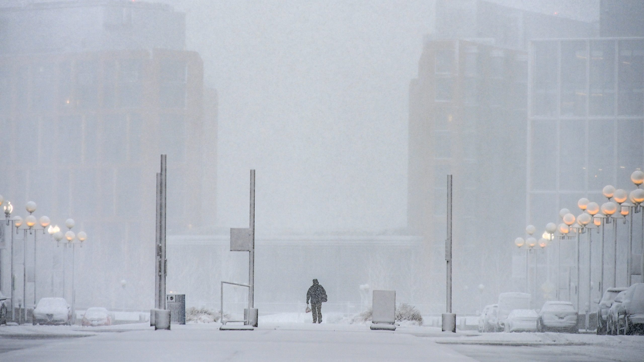 عاصفة شتوية تضرب واشنطن والساحل الشرقى لـ"الولايات المتحدة"