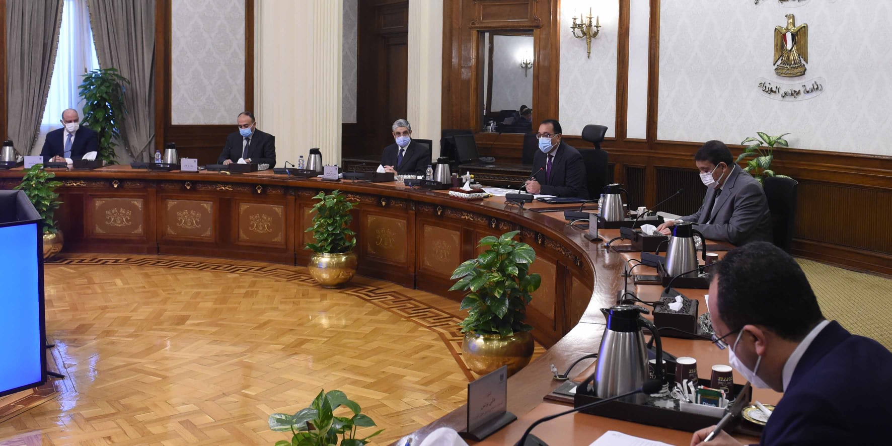 "مدبولى" يوجه بسرعة توقيع عقود تشغيل منظومة الكهرباء فى "العاصمة الإدارية"