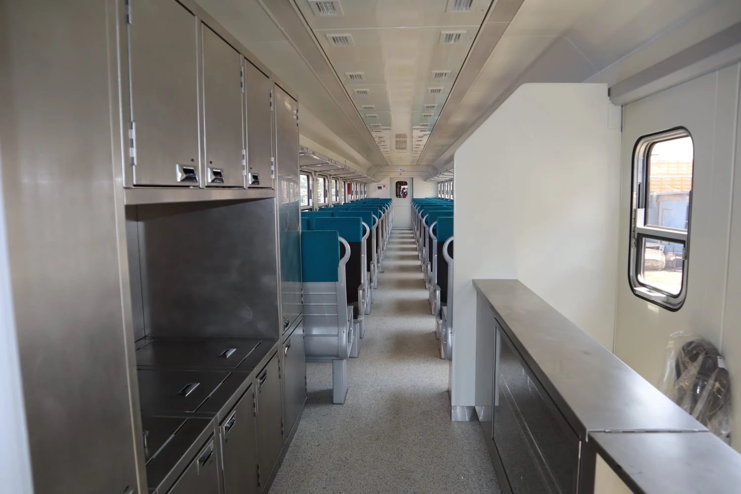 "السكة الحديد" تضيف عربة بوفيه على القطارات الروسى للقضاء على ظاهرة الباعة الجائلين