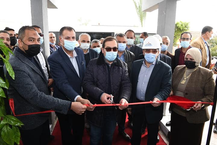 "الملا" يفتتح غرفة المراقبة والتحكم الرئيسية لشبكة خطوط أنابيب البترول للسويس والقناة