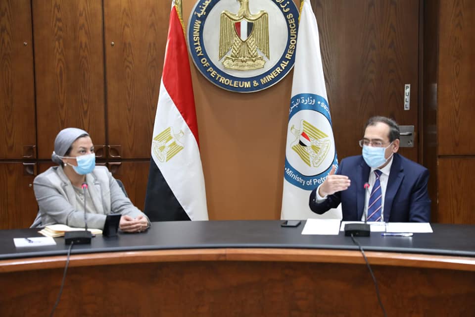 مباحثات بترولية بيئية استعدادًا لقمة المناخ "COP27" بشرم الشيخ