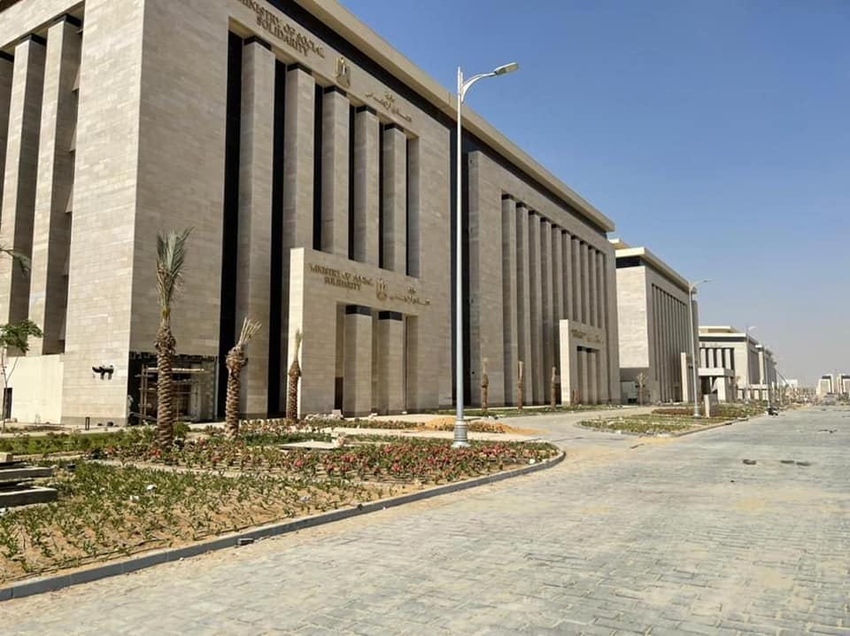 "وزير الإسكان" يتابع الموقف التنفيذى للمشروعات الجارى تنفيذها بالعاصمة الإدارية