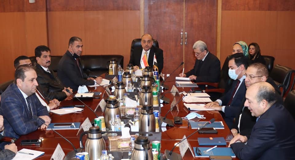 “التنمية الصناعية” تبحث مشاركة الشركات المصرية فى تطوير المصانع العراقية