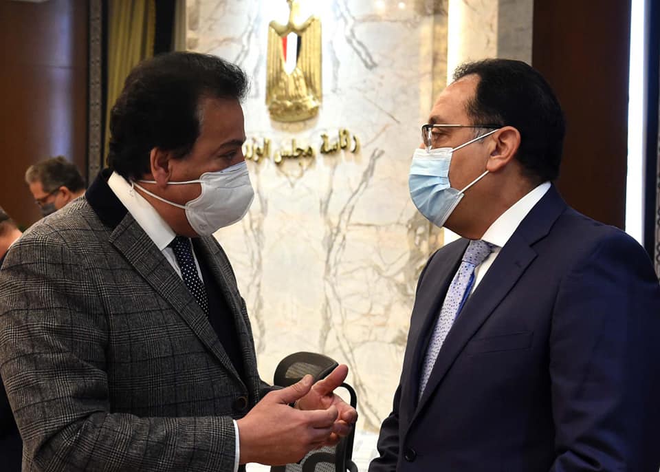 مصطفى مدبولى رئيس مجلس الوزراء ؛ خالد عبد الغفار وزير التعليم العالى والبحث العلمى القائم بأعمال وزير الصحة والسكان