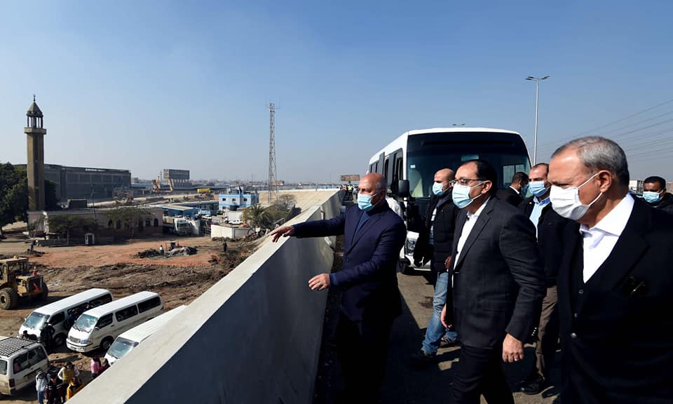 رئيس الوزراء: تنفيذ مشروعات الطرق بأعلى مستوى من الجودة تيسيراً على المواطنين