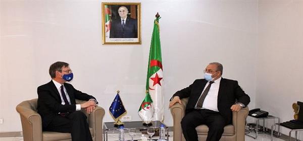 وزير الصناعة الجزائري يبحث تعزيز التعاون الاقتصادي والصناعي مع الاتحاد الأوروبي