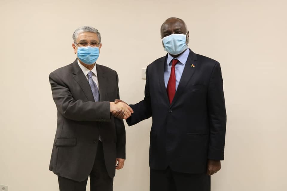 وزير الكهرباء يبحث خطوات رفع القدرة المنقولة بين مصر والسودان