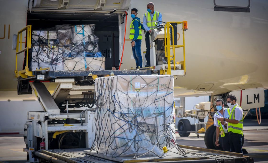 مصر تستقبل 2.1 مليون جرعة من لقاح «فايزر» المضاد لفيروس “كورونا”