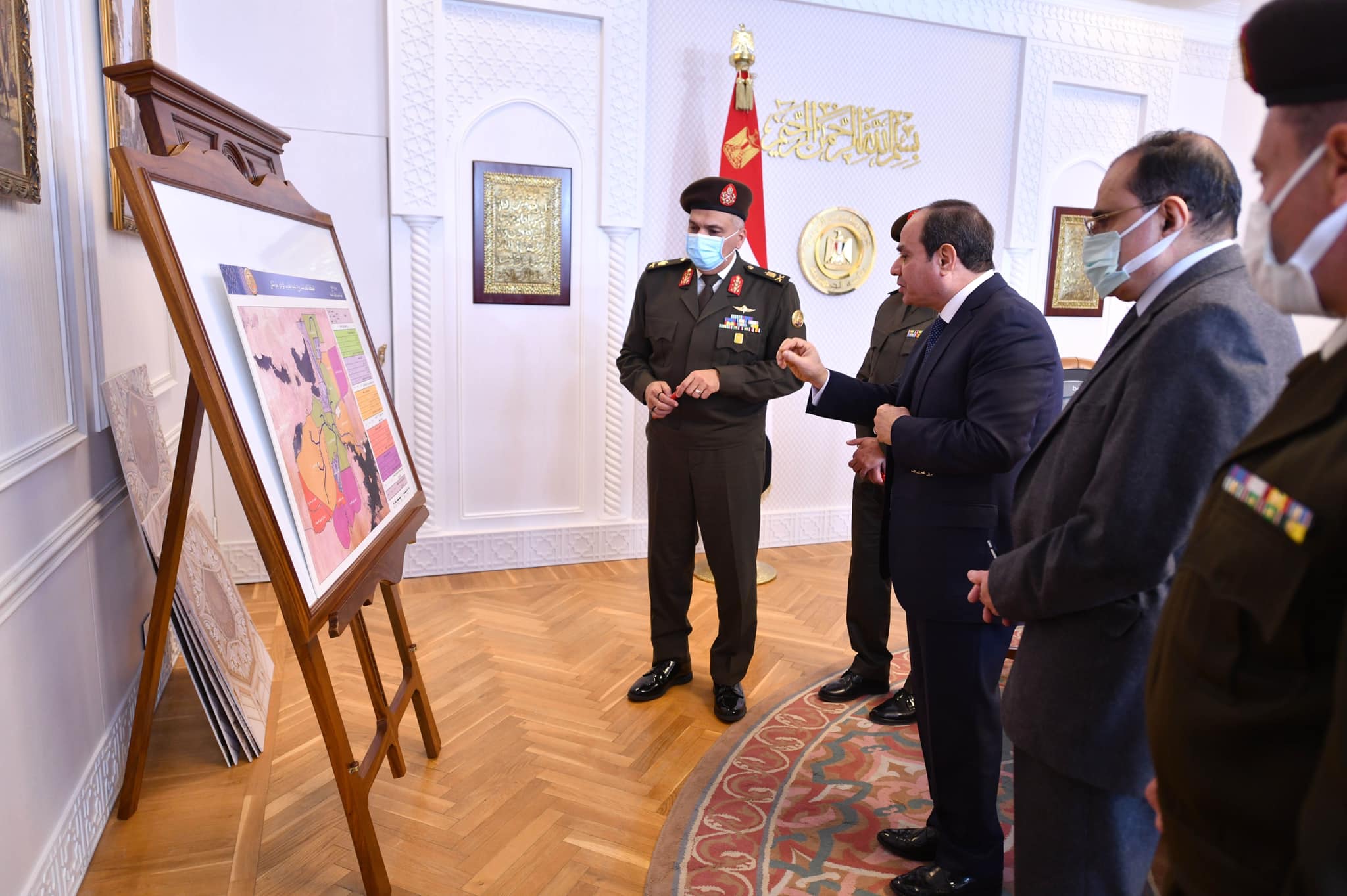 السيسي يوجه بتعزيز جهود تطوير ورفع كفاءة الطرق والمحاور المرورية بمختلف المناطق في القاهرة الكبرى