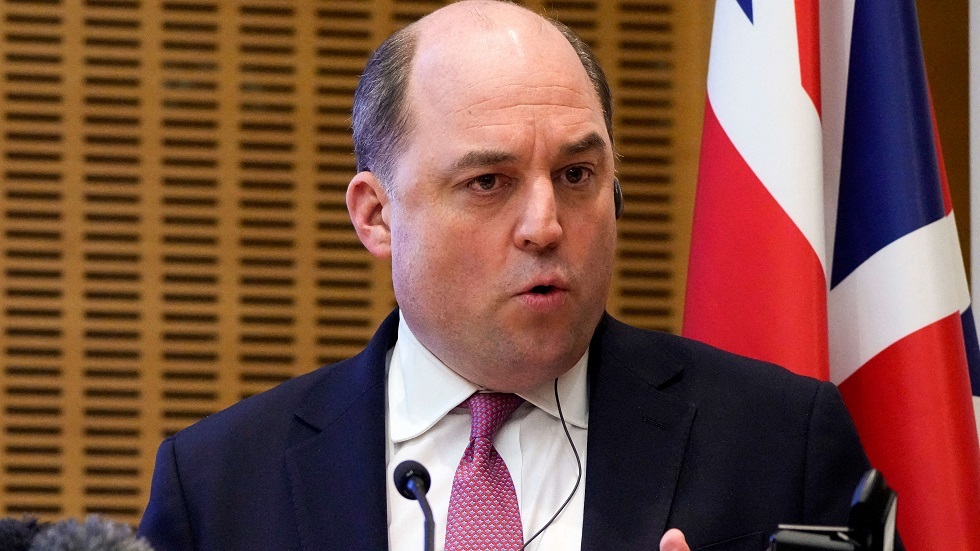 وزير الدفاع البريطاني بن والاس