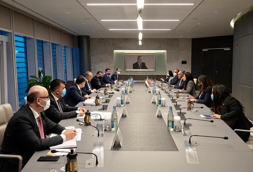 "التعاون الدولى" تبحث مجالات العمل المشترك وتعزيز العلاقات الاقتصادية مع "أذربيجان"