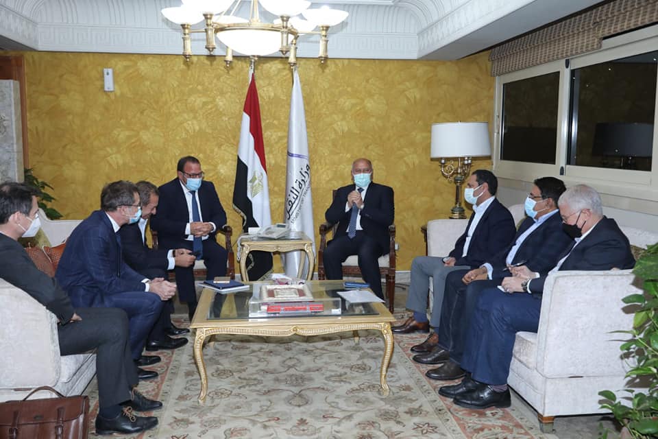 النقل: التوسع فى استكمال شبكة المترو بالتوازى مع إنشاء شبكة مواصلات الجر الكهربائى