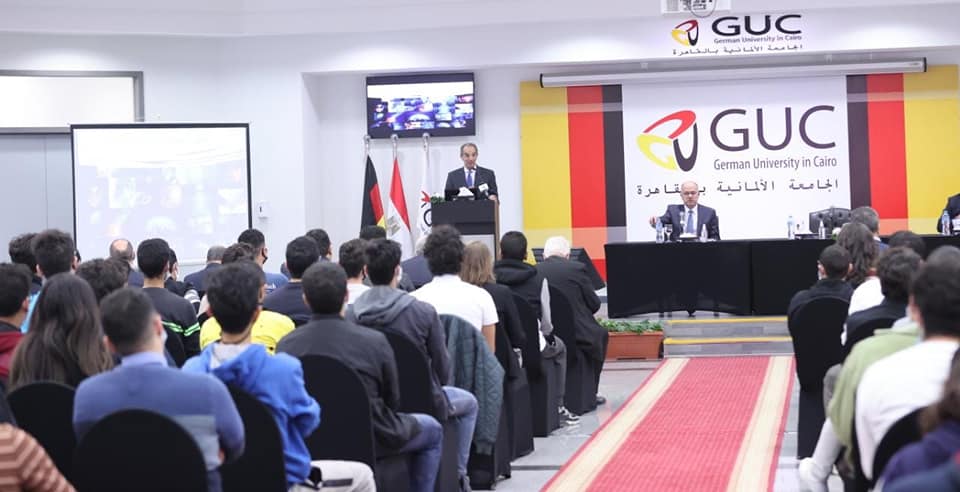 "وزير الاتصالات": جائحة كورونا ساهمت فى تسريع وتيرة التحول الرقمى