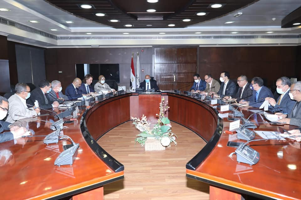 «النقل» تسعى لضغط الجدول الزمنى لتحديث قطارات الخط الأول للمترو