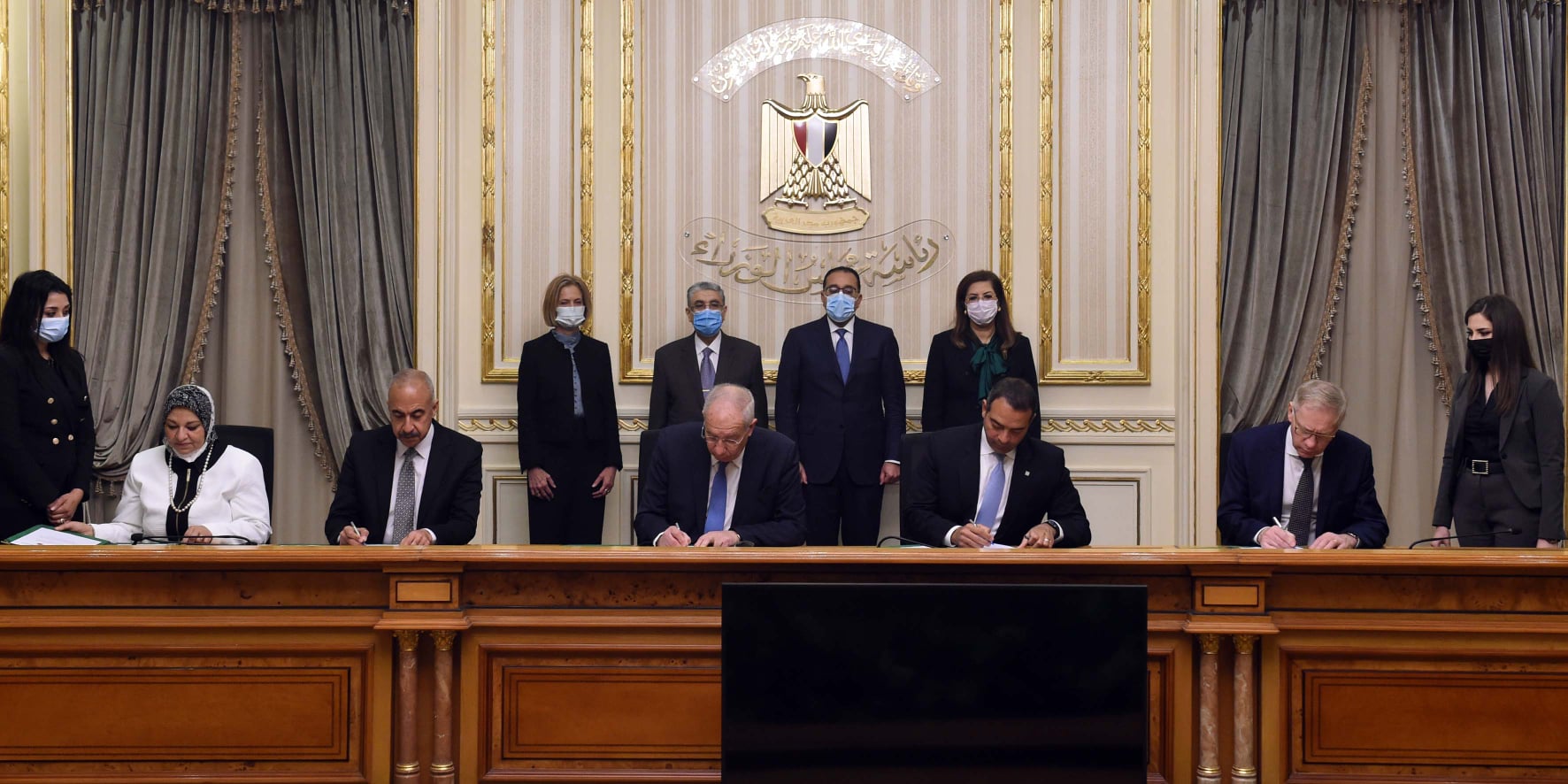 مذكرة تفاهم بشأن مشروع لإنتاج الأمونيا الخضراء فى "اقتصادية القناة" بتكلفة 5 مليارات دولار