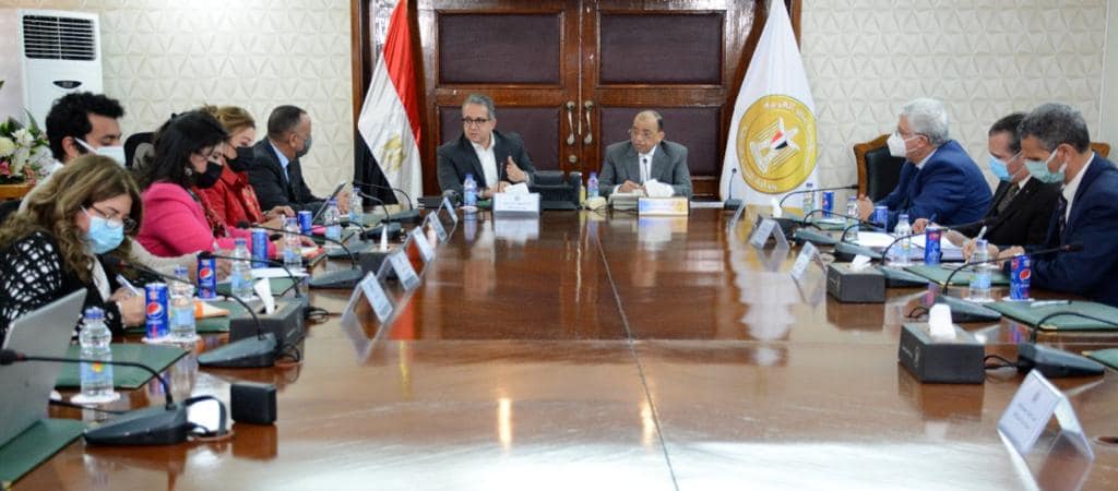 "شعراوى" والعنانى" يتابعان مستجدات إعادة إحياء مدينة إسنا التاريخية