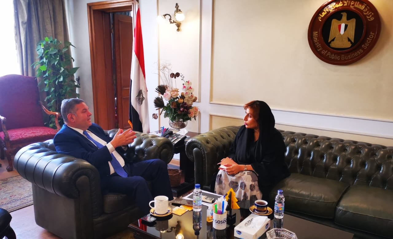 وزير قطاع الأعمال يبحث مع سفيرة الإمارات تعزيز التعاون الاقتصادى والتجارى