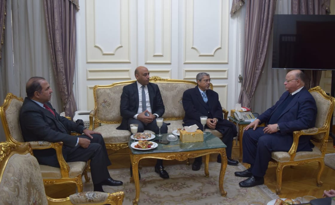 تعاون بين محافظة القاهرة والغرفة التجارية لإقامة شوادر ومنافذ للسلع بأسعار مخفضة استعدادا لـ”رمضان”