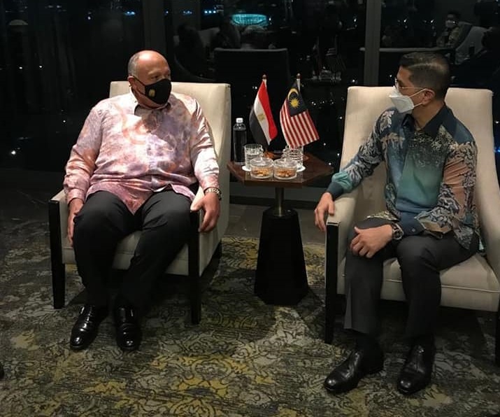 شكري يبحث مع الوزير الأول وزير التجارة الماليزي تطوير التعاون في مجالات التجارة والاستثمار
