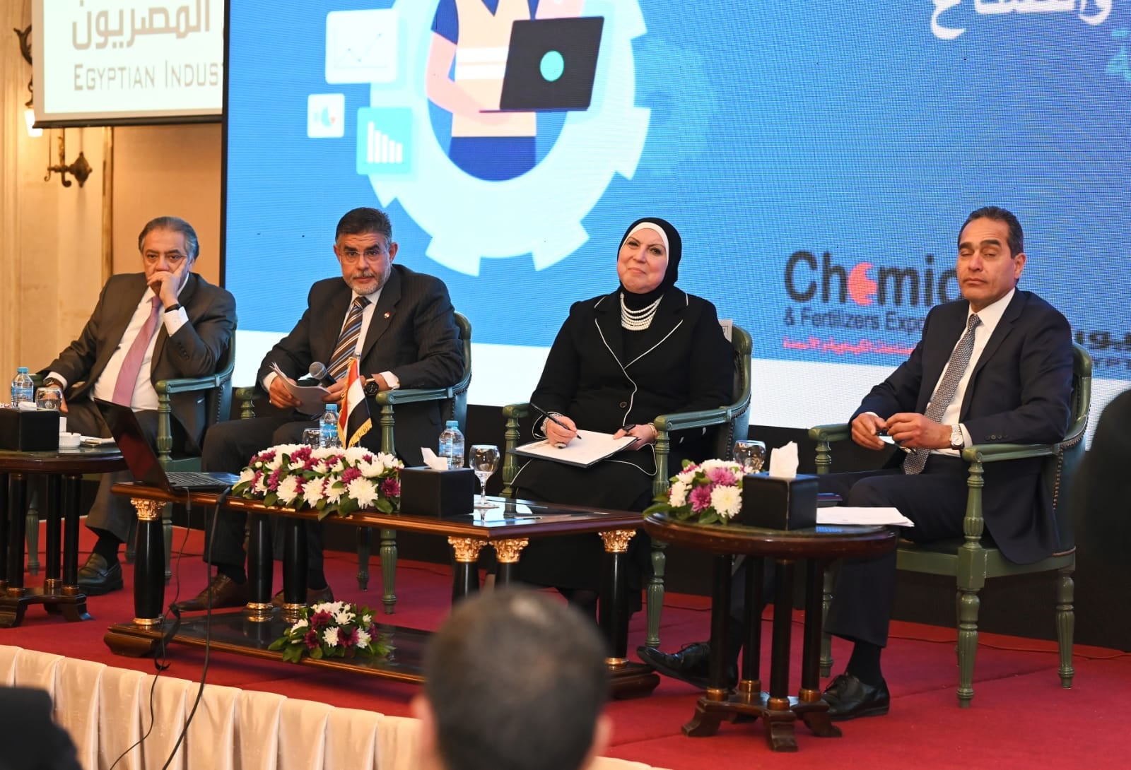 "الصناعة" تعد قائمة بـ83 فرصة استثمارية لتصنيع منتجات محلية بدلًا من استيرادها