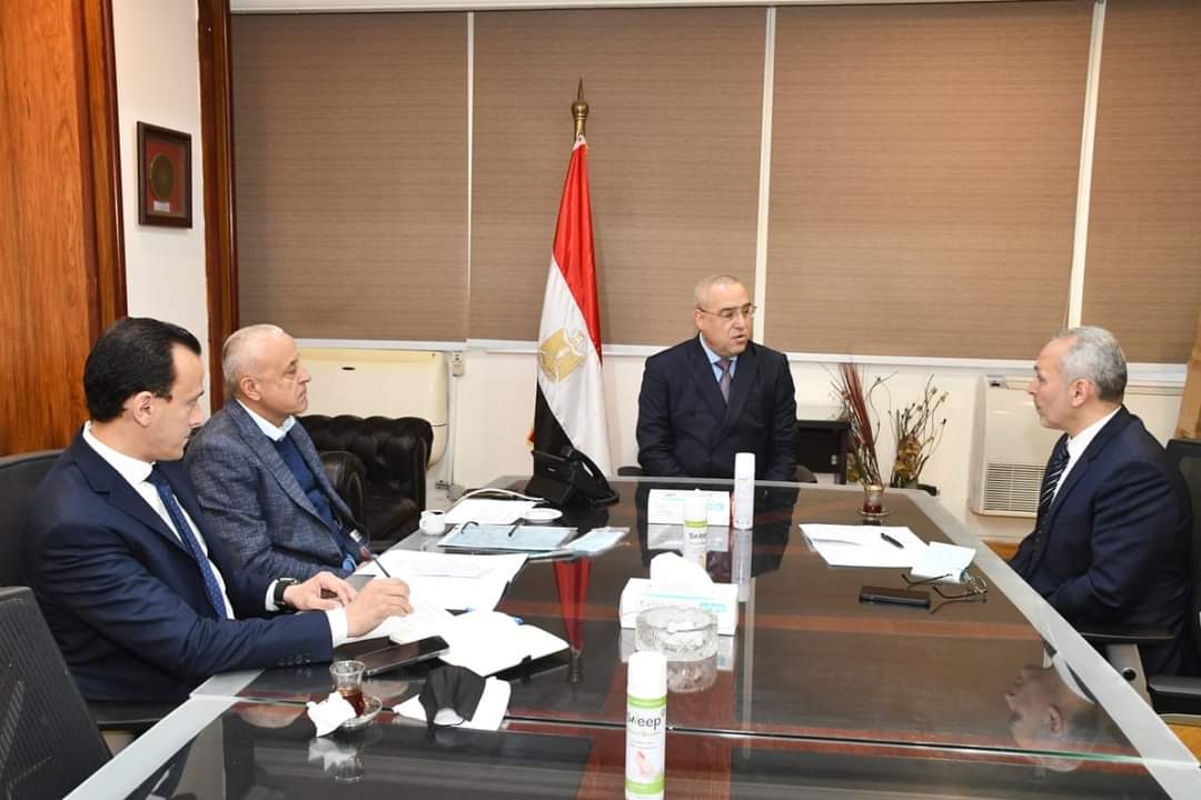 وزير الإسكان يتابع الموقف التنفيذى لمشروع تطوير “منطقة مثلث ماسبيرو”