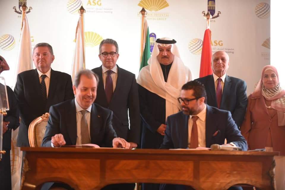 وزير قطاع الأعمال يشهد توقيع عقد إدارة فندق “شبرد” تحت علامة “ماندارين أورينتال” العالمية
