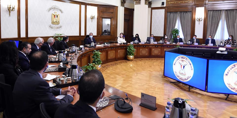 رئيس الوزراء يلتقى وفدًا من أعضاء غرفة التجارة الأمريكية