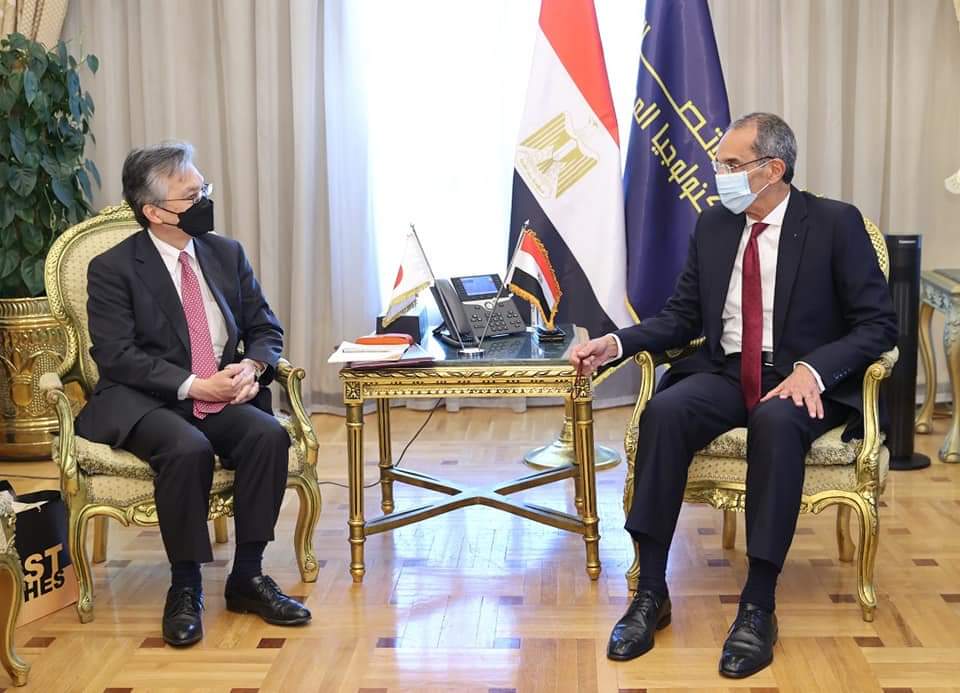 “طلعت” يبحث مع السفير اليابانى فرص جذب الاستثمارات لقطاع الاتصالات وتكنولوجيا المعلومات